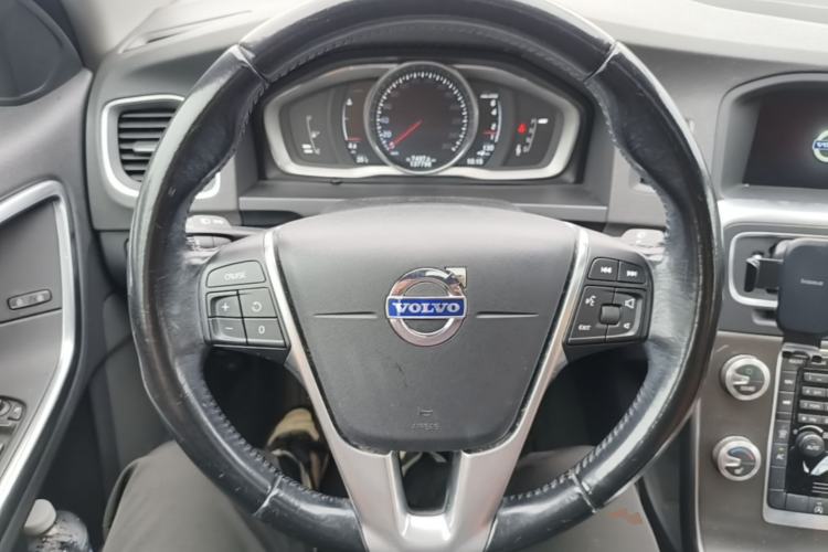 Used Volvo S60 2015 S60L T5 Intelligent Drive Edition Steering Wheel