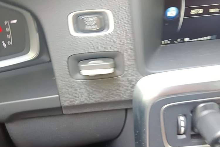 Used Volvo S60 2015 S60L T5 Intelligent Drive Edition Vehicle Key