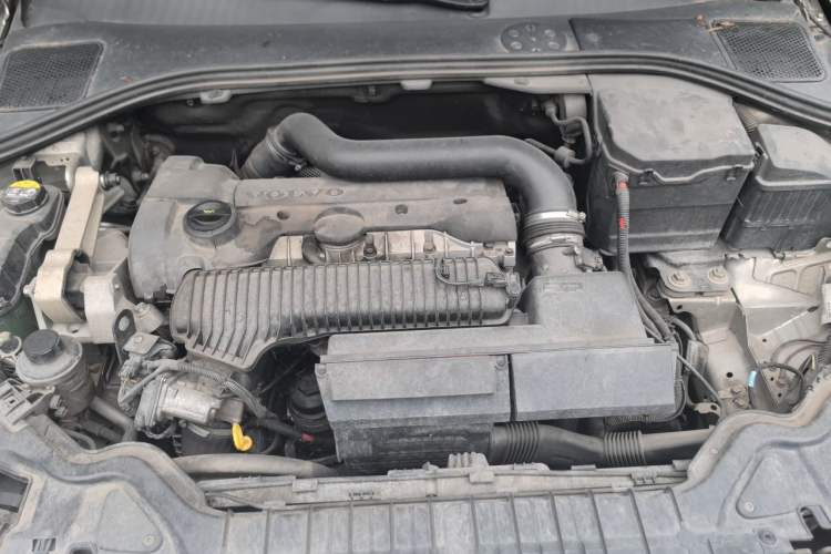 Used Volvo S60 2015 S60L 2.0T Zhiyuan Edition Engine Bay