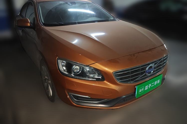 Used Volvo S60 2015 S60L 2.0T Zhiyuan Edition Front Right 45 Deg