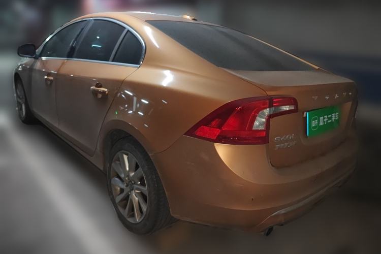 Used Volvo S60 2015 S60L 2.0T Zhiyuan Edition Rear Left 45 Deg