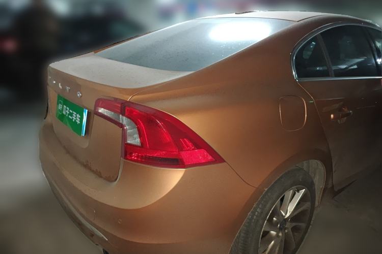 Used Volvo S60 2015 S60L 2.0T Zhiyuan Edition Rear Right 45 Deg