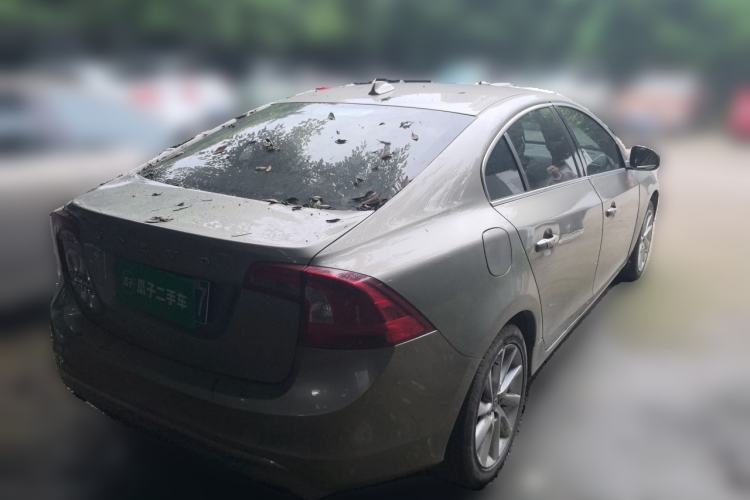 Used Volvo S60 2015 S60L 2.0T Zhiyuan Edition Rear Right 45 Deg