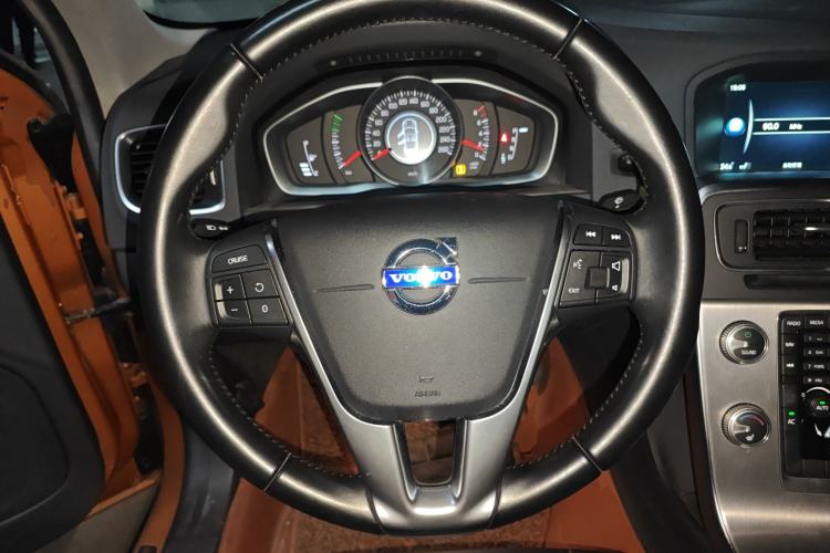 Used Volvo S60 2015 S60L 2.0T Zhiyuan Edition Steering Wheel