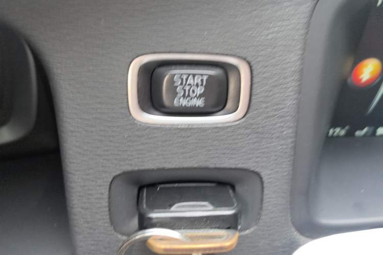 Used Volvo S60 2015 S60L 2.0T Zhiyuan Edition Vehicle Key