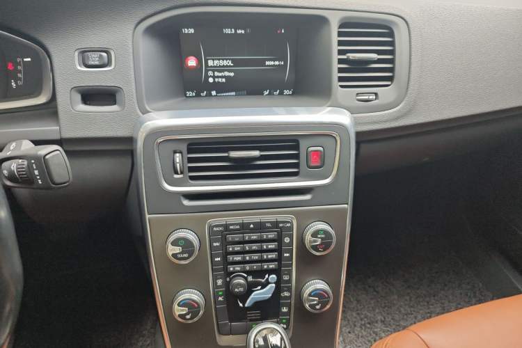 Used Volvo S60 2015 S60L T5 Intelligent Drive Edition Audio And AC Panel