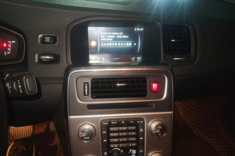 Used Volvo S60 2015 S60L 2.0T Zhiyuan Edition Audio And AC Panel