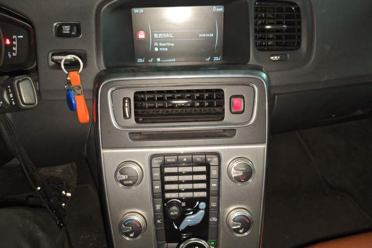 Used Volvo S60 2015 S60L 2.0T Zhiyuan Edition Audio And AC Panel