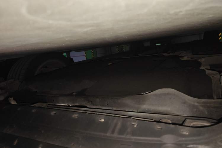 Used Volvo S60 2015 S60L 2.0T Zhiyuan Edition Chassis Front