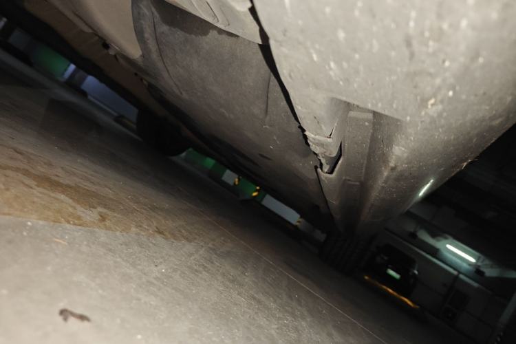 Used Volvo S60 2015 S60L 2.0T Zhiyuan Edition Chassis Front Left