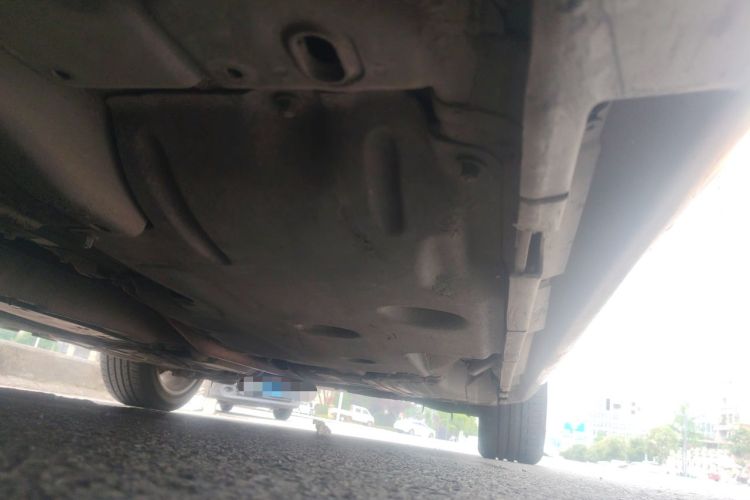 Used Volvo S60 2015 S60L 2.0T Zhiyuan Edition Chassis Front Left