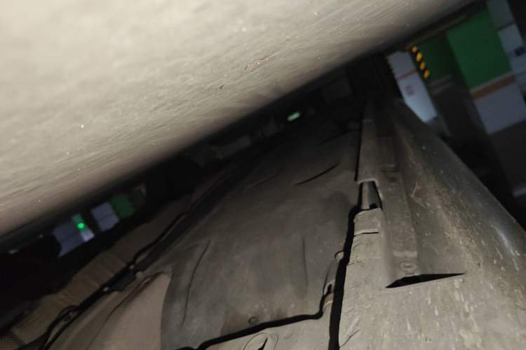 Used Volvo S60 2015 S60L 2.0T Zhiyuan Edition Chassis Front Right