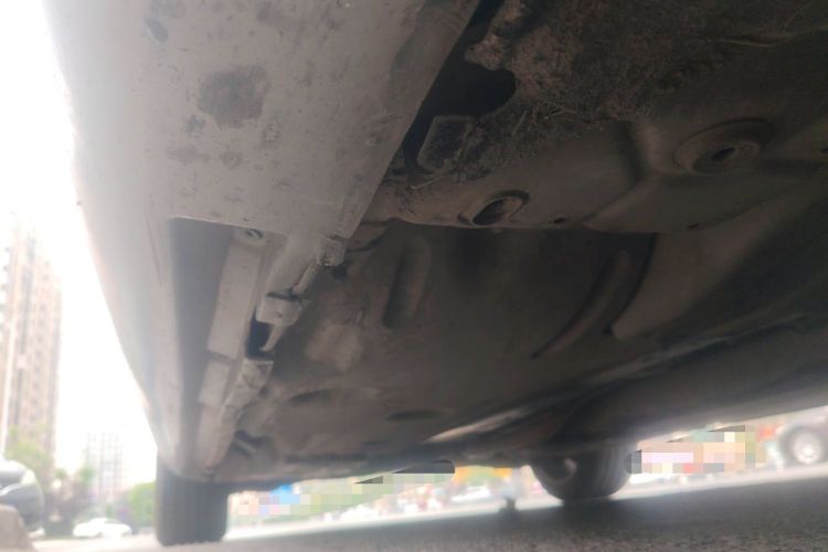 Used Volvo S60 2015 S60L 2.0T Zhiyuan Edition Chassis Front Right