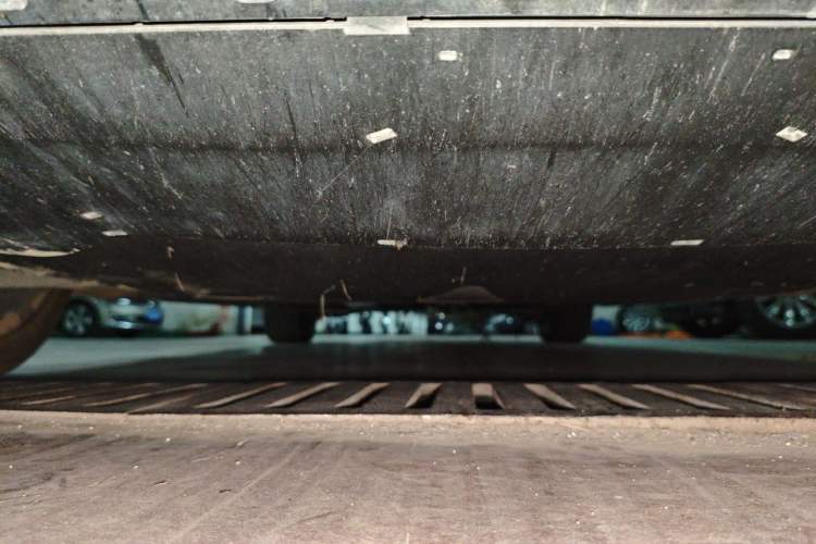 Used Volvo S60 2015 S60L 2.0T Zhiyuan Edition Chassis Front