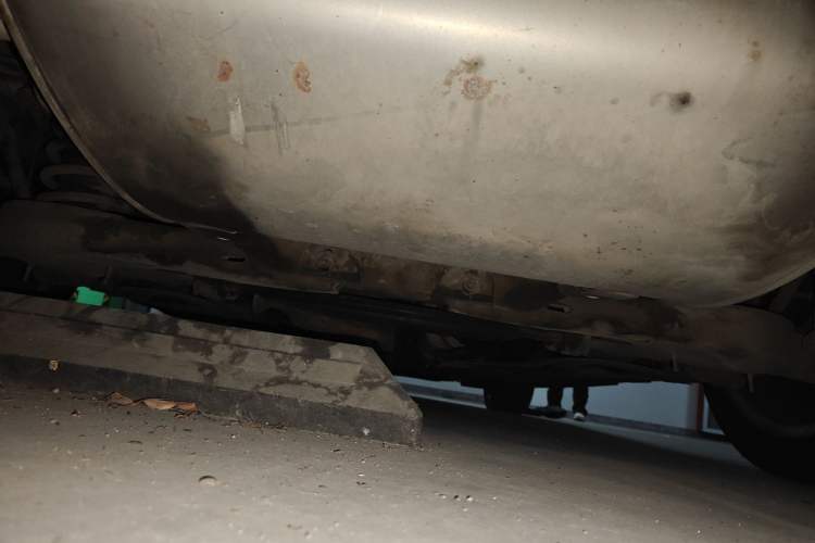Used Volvo S60 2015 S60L 2.0T Zhiyuan Edition Chassis Rear