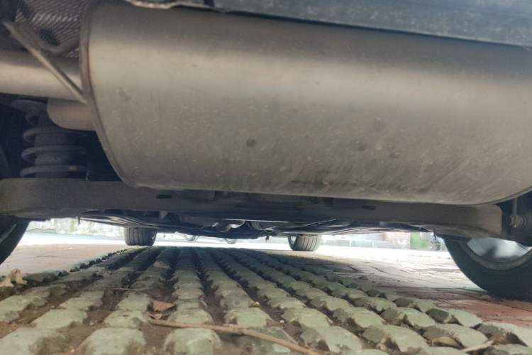 Used Volvo S60 2015 S60L 2.0T Zhiyuan Edition Chassis Rear