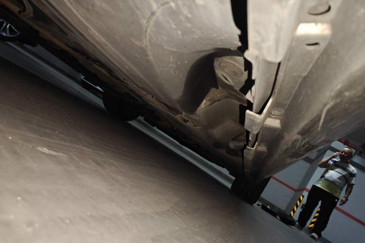 Used Volvo S60 2015 S60L 2.0T Zhiyuan Edition Chassis Rear Right