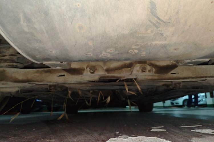 Used Volvo S60 2015 S60L 2.0T Zhiyuan Edition Chassis Rear