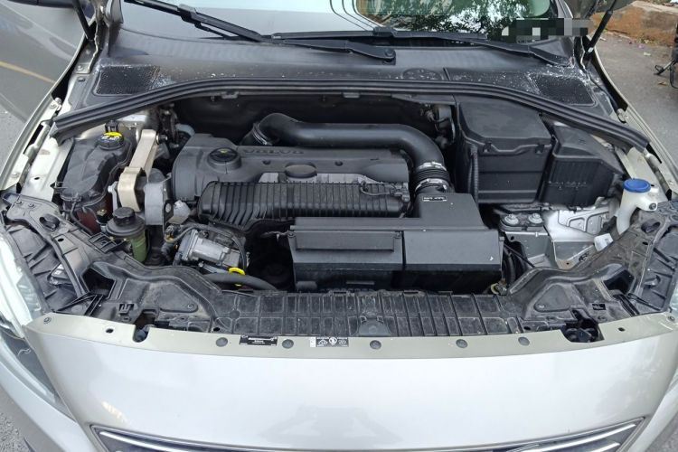 Used Volvo S60 2015 S60L T5 Zhiyue Edition Engine Bay