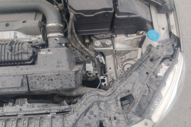 Used Volvo S60 2015 S60L 2.0T Zhiyuan Edition Engine Bay Left