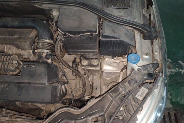 Used Volvo S60 2015 S60L 2.0T Zhiyuan Edition Engine Bay Left