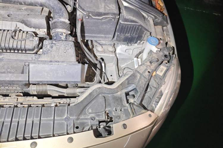 Used Volvo S60 2015 S60L 2.0T Smart Drive Edition Engine Bay Left