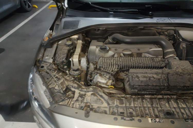 Used Volvo S60 2015 S60L T5 Intelligent Drive Edition Engine Bay Right