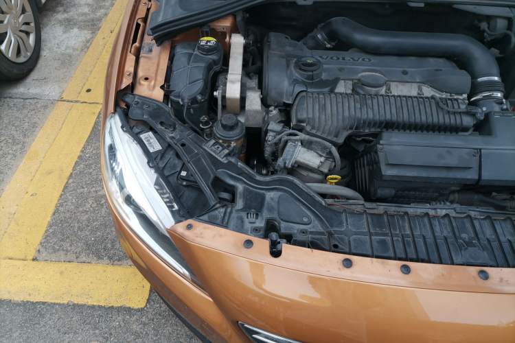 Used Volvo S60 2015 S60L T5 Intelligent Drive Edition Engine Bay Right
