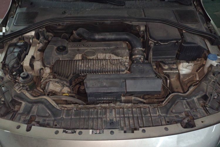 Used Volvo S60 2015 S60L 2.0T Zhiyuan Edition Engine Bay