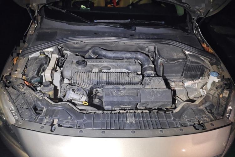 Used Volvo S60 2015 S60L 2.0T Smart Drive Edition Engine Bay