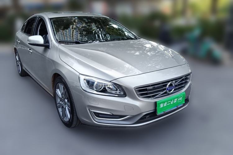Used Volvo S60 2015 S60L T5 Zhiyue Edition Front Right 45 Deg