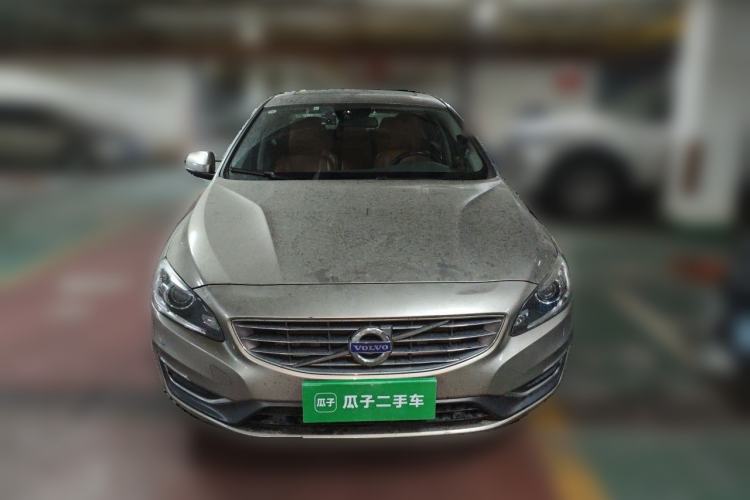 Used Volvo S60 2015 S60L 2.0T Zhiyuan Edition Front