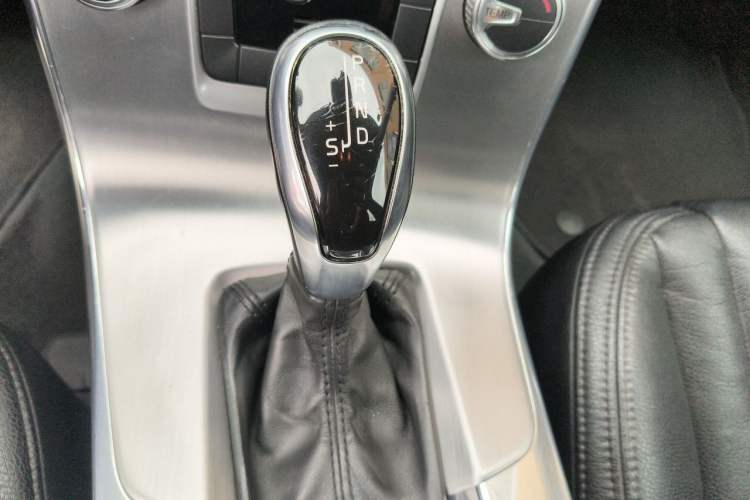 Used Volvo S60 2015 S60L 2.0T Smart Drive Edition Gear Lever