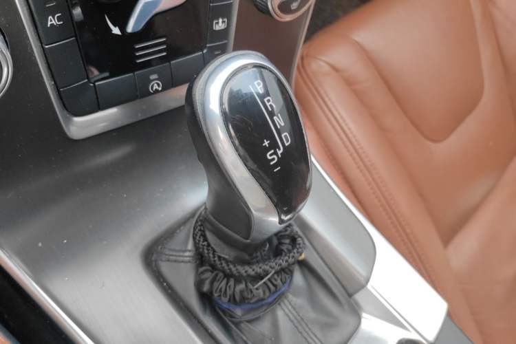 Used Volvo S60 2015 S60L T5 Intelligent Drive Edition Gear Lever