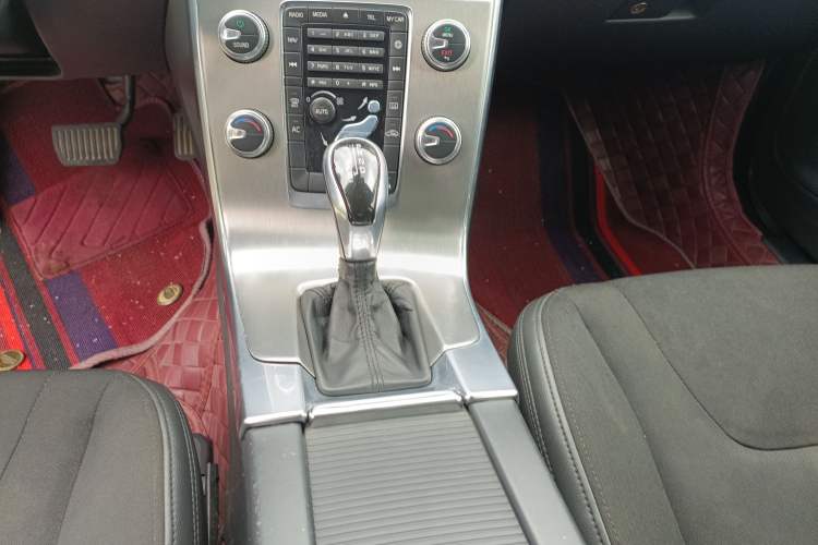 Used Volvo S60 2015 S60L 2.0T Smart Drive Edition Gear Lever