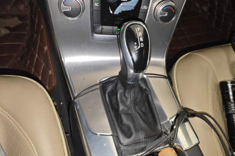 Used Volvo S60 2015 S60L 2.0T Smart Drive Edition Gear Lever