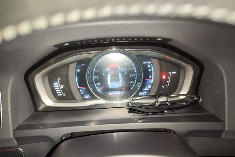 Used Volvo S60 2015 S60L T5 Intelligent Drive Edition Instrument Cluster
