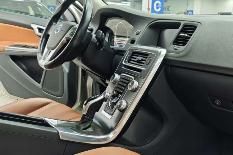Used Volvo S60 2015 S60L T5 Intelligent Drive Edition Interior 11