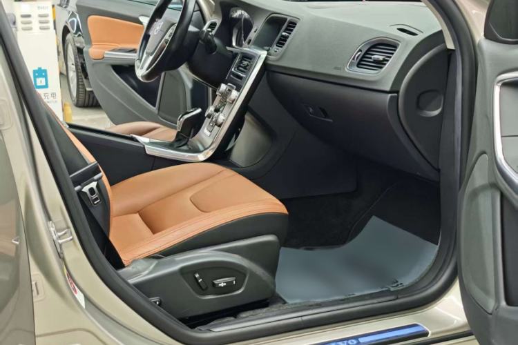 Used Volvo S60 2015 S60L T5 Intelligent Drive Edition Interior 12