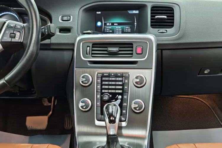 Used Volvo S60 2015 S60L T5 Intelligent Drive Edition Interior 4