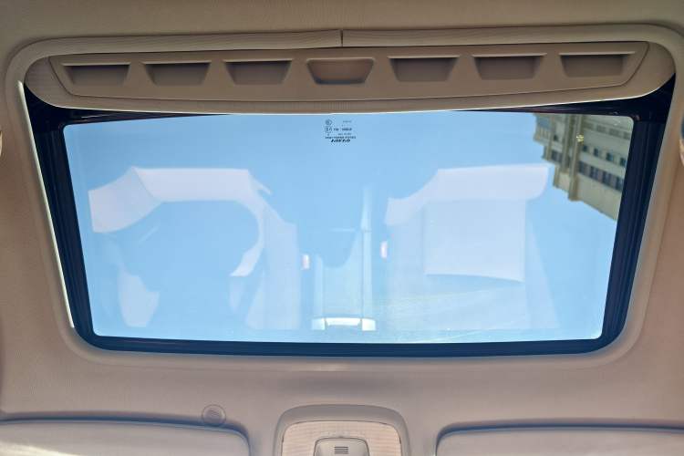 Used Volvo S60 2015 S60L 2.0T Zhiyuan Edition Interior 6
