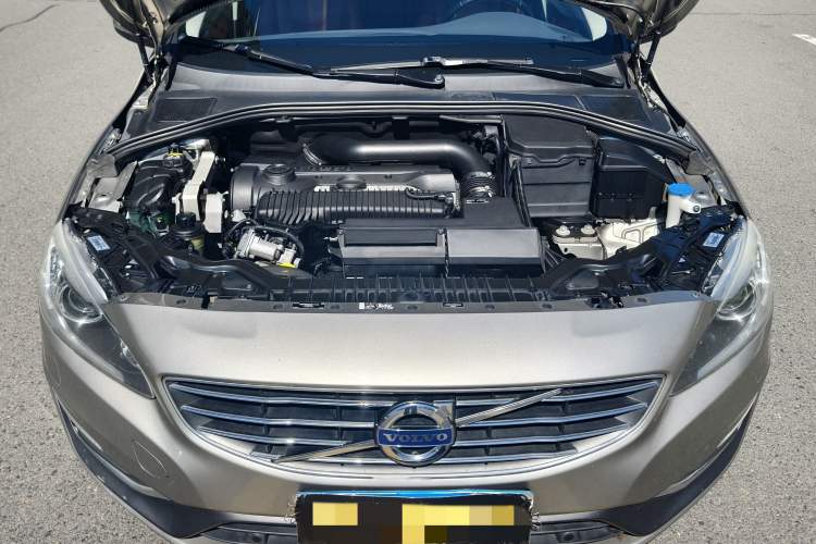 Used Volvo S60 2015 S60L 2.0T Zhiyuan Edition Interior 7