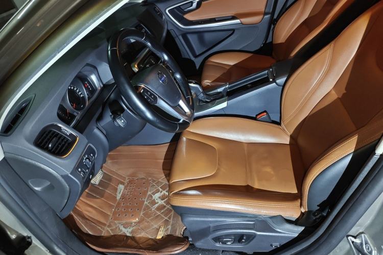 Used Volvo S60 2015 S60L 2.0T Zhiyuan Edition Left Front Seat