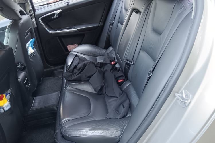 Used Volvo S60 2015 S60L T5 Zhiyue Edition Left Rear Seat