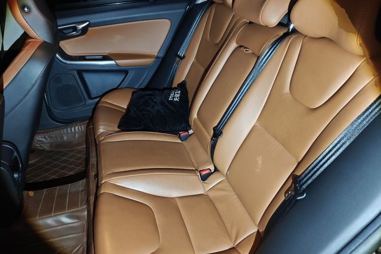 Used Volvo S60 2015 S60L 2.0T Zhiyuan Edition Left Rear Seat