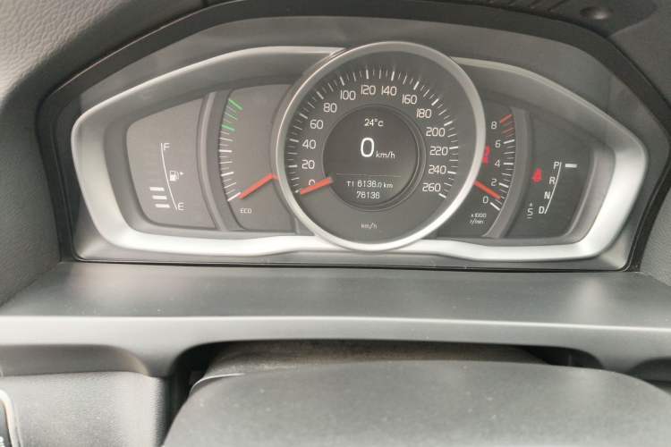 Used Volvo S60 2015 S60L 2.0T Smart Drive Edition Odometer Close Up