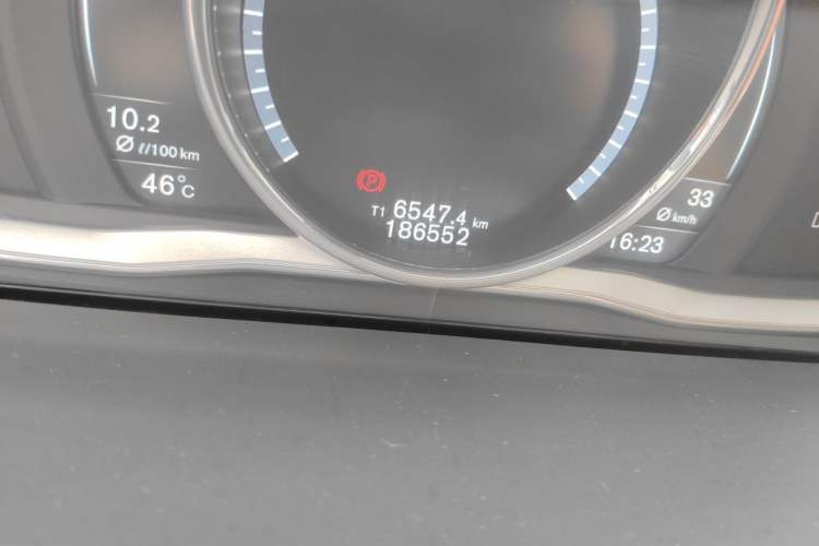 Used Volvo S60 2015 S60L T5 Intelligent Drive Edition Odometer Close Up
