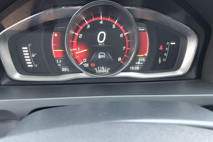 Used Volvo S60 2015 S60L T5 Zhiyue Edition Odometer Close Up