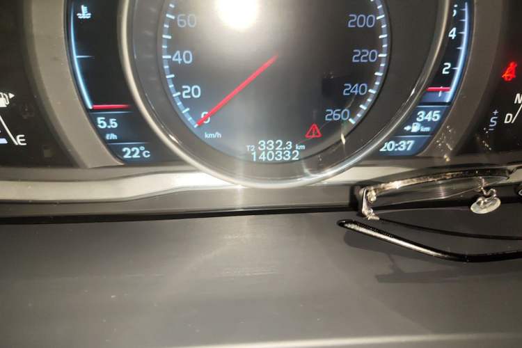 Used Volvo S60 2015 S60L T5 Intelligent Drive Edition Odometer Close Up