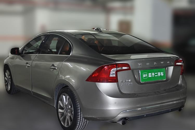 Used Volvo S60 2015 S60L 2.0T Zhiyuan Edition Rear Left 45 Deg